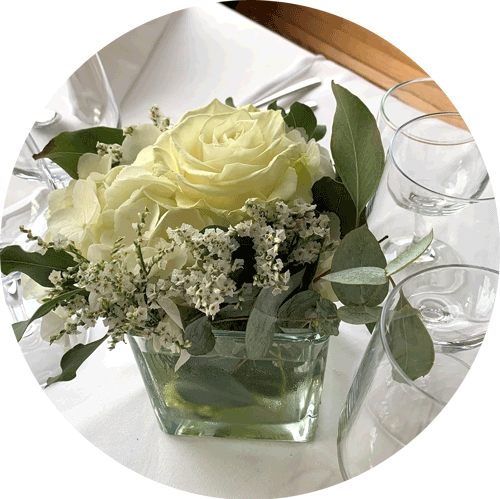 Hochzeitsfeier-Dekoration auf dem MS Etzel